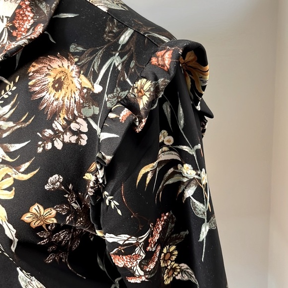 BAR lll WOMAN’S RUFFLED FLORAL ZIPPERED JACKET SIZE MEDIUM - Picture 4 of 13